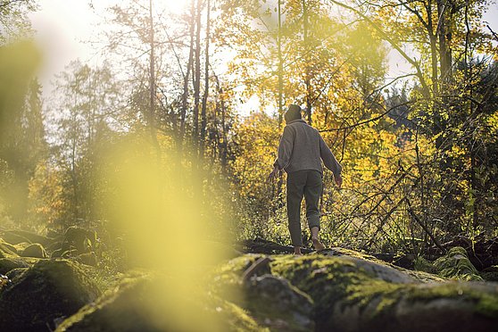Foto Oberösterreich Tourismus GmbH/Stefan Mayerhofer: Barfuß den Waldboden spüren